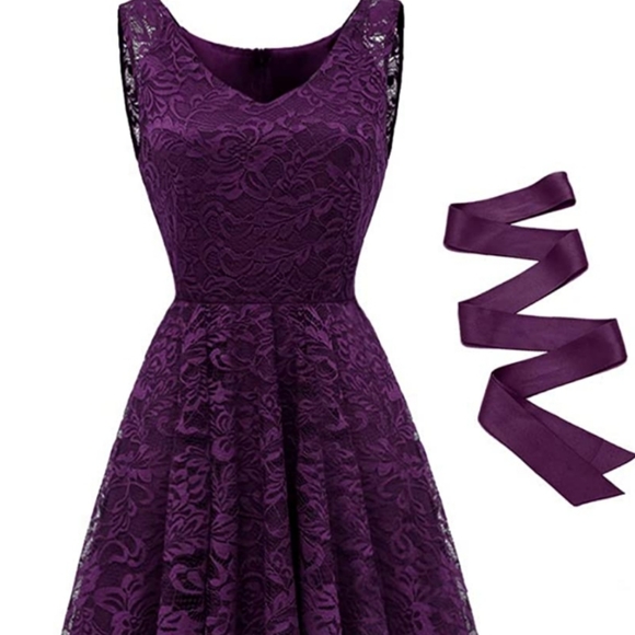 Lace Dress - Never worn!! - Picture 2 of 3